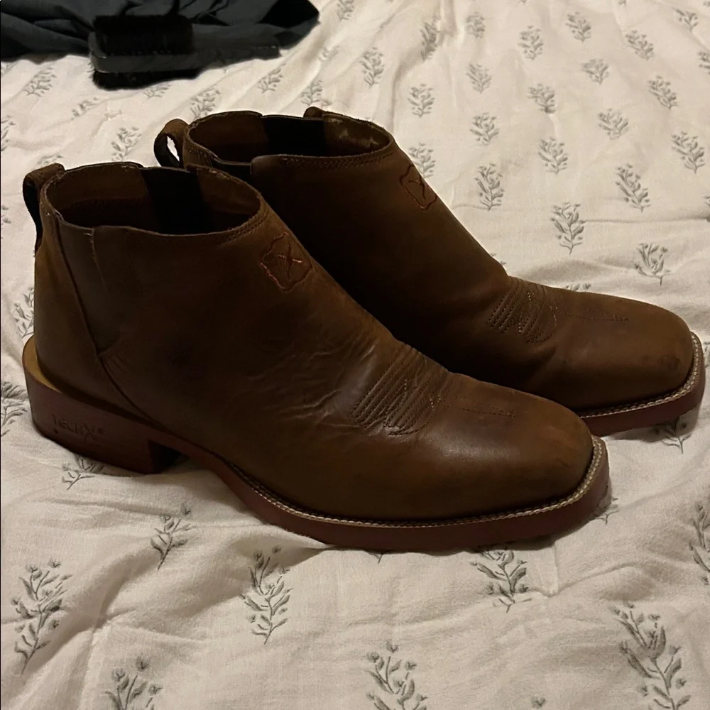 Twisted X Men's Brown Leather Chukka Boots - Picture 1 of 9